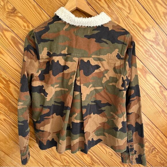 Madewell Northward Cropped Army Jacket in Cottontail Camo - Picture 5 of 7